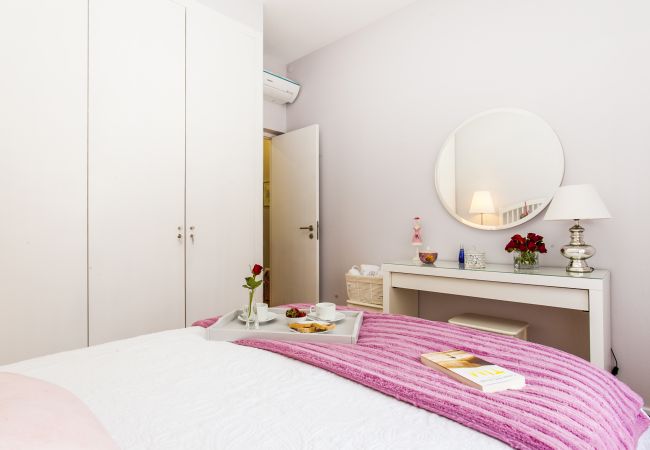 Apartment in Lisbon - Calado E