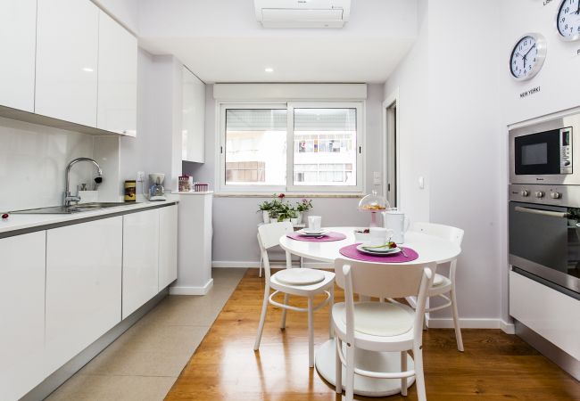 Apartment in Lisbon - Calado E